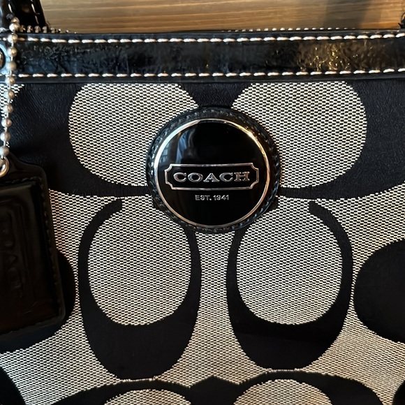 Coach Black Signature Canvas Shoulder Bag - Picture 2 of 9